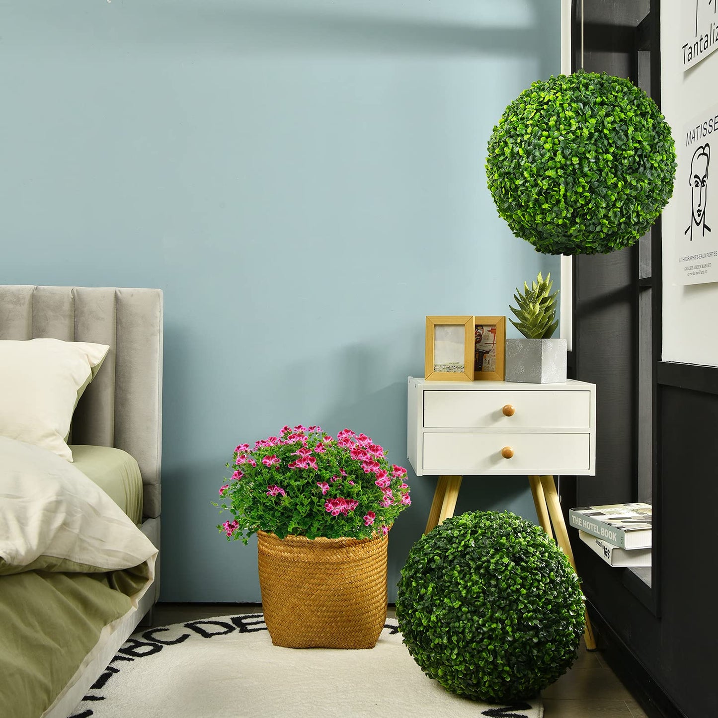 Set of 2 Artificial Topiary Balls with White Flowers