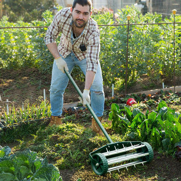 GiantexUK Outdoor Lawn Roller, Heavy Duty Manual Grass Rollers with Green Removable Handle (45x21x126cm, with Fender)