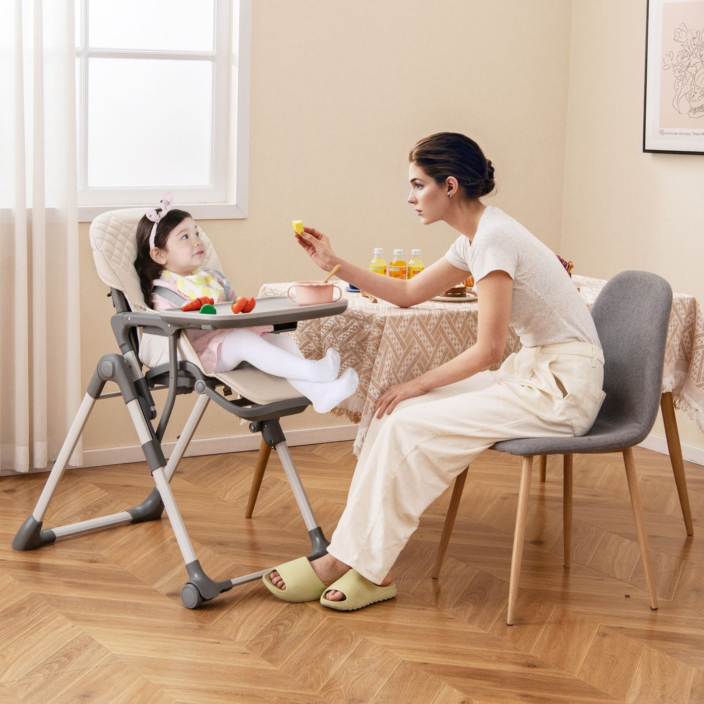 Portable Adjustable Highchair with Footrest and Detachable Tray for Babies