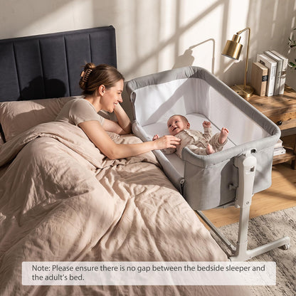 3-in-1 Baby Crib Height-Adjustable Bedside Crib with Castors