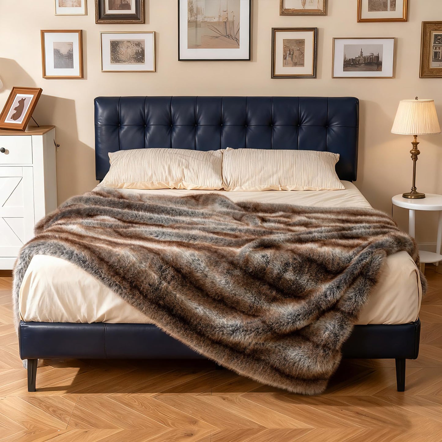 780GSM Soft Plush Fuzzy Luxury Faux Fox Fur Blanket