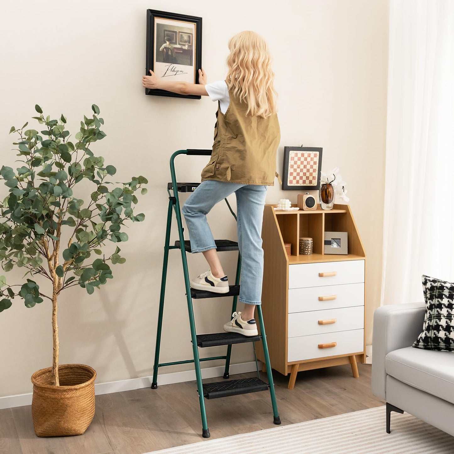 Folding Step Ladder 4-Step Ladder