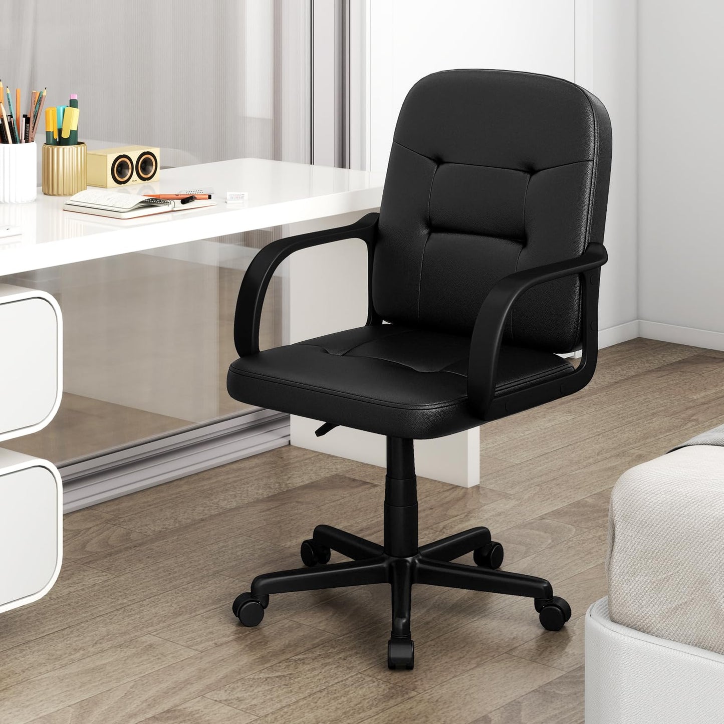 Leather Office Chair PU Upholstered Swivel Chair with Ergonomic Back and Curved Armrests