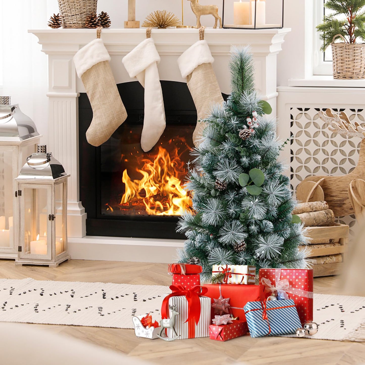 90CM Artificial Xmas Tree with 98 Branch Tips and Pine Needles