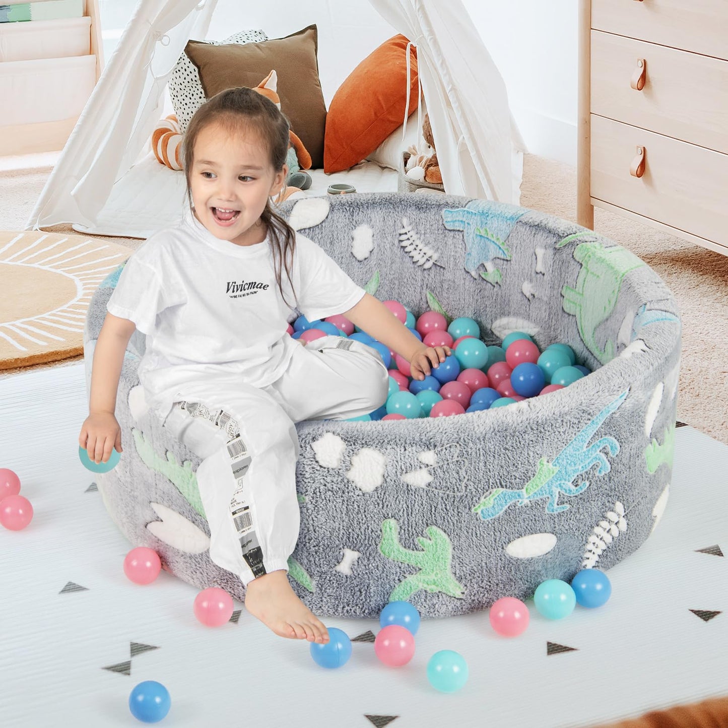 Glow in the Dark Round Ball Pool with 200 Colorful Ocean Balls