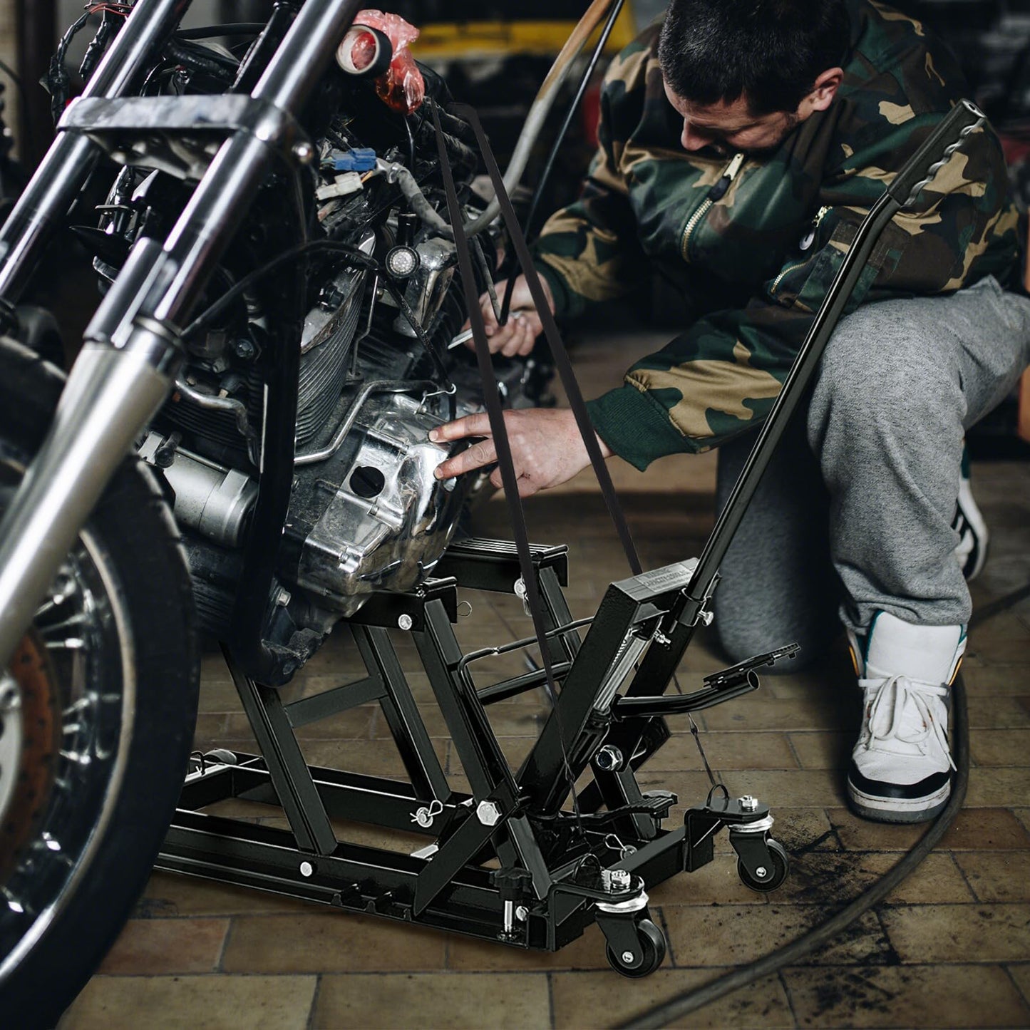 680KG Motorcycle Lift Jack with 4 Wheels and Footplates