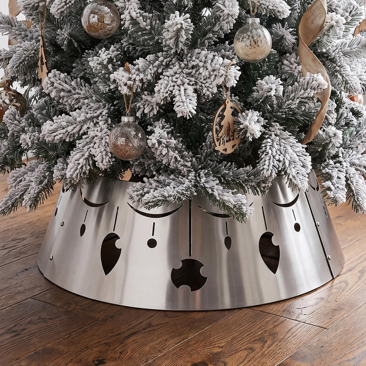 70cm Silver Metal Christmas Tree Collar